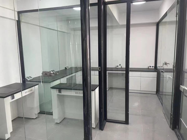 全鋼實(shí)驗(yàn)臺(tái)供應(yīng)